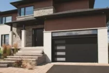 Porte de garage contemporaine