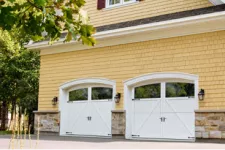 Comment donner un coup de jeunesse à votre porte de garage